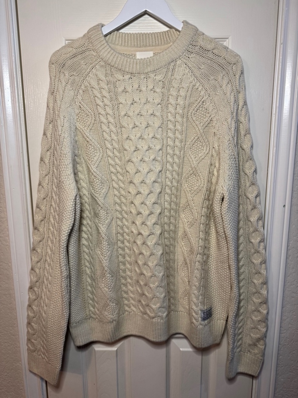 H&M Mens Cream Cable Knit Sweater Size XL – Chunky Textured Pullover Preppy